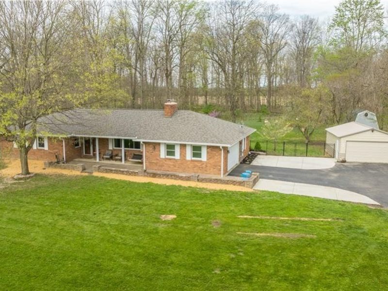 8555 Lochard Road, Sidney, OH 45365 Photo 6