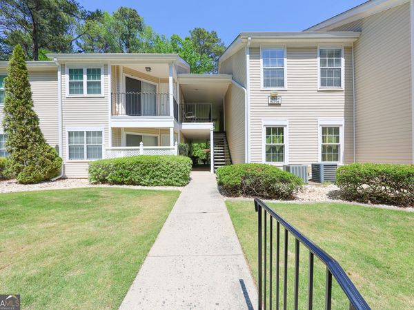 823 Ridgefield Drive, Peachtree City, GA 30269