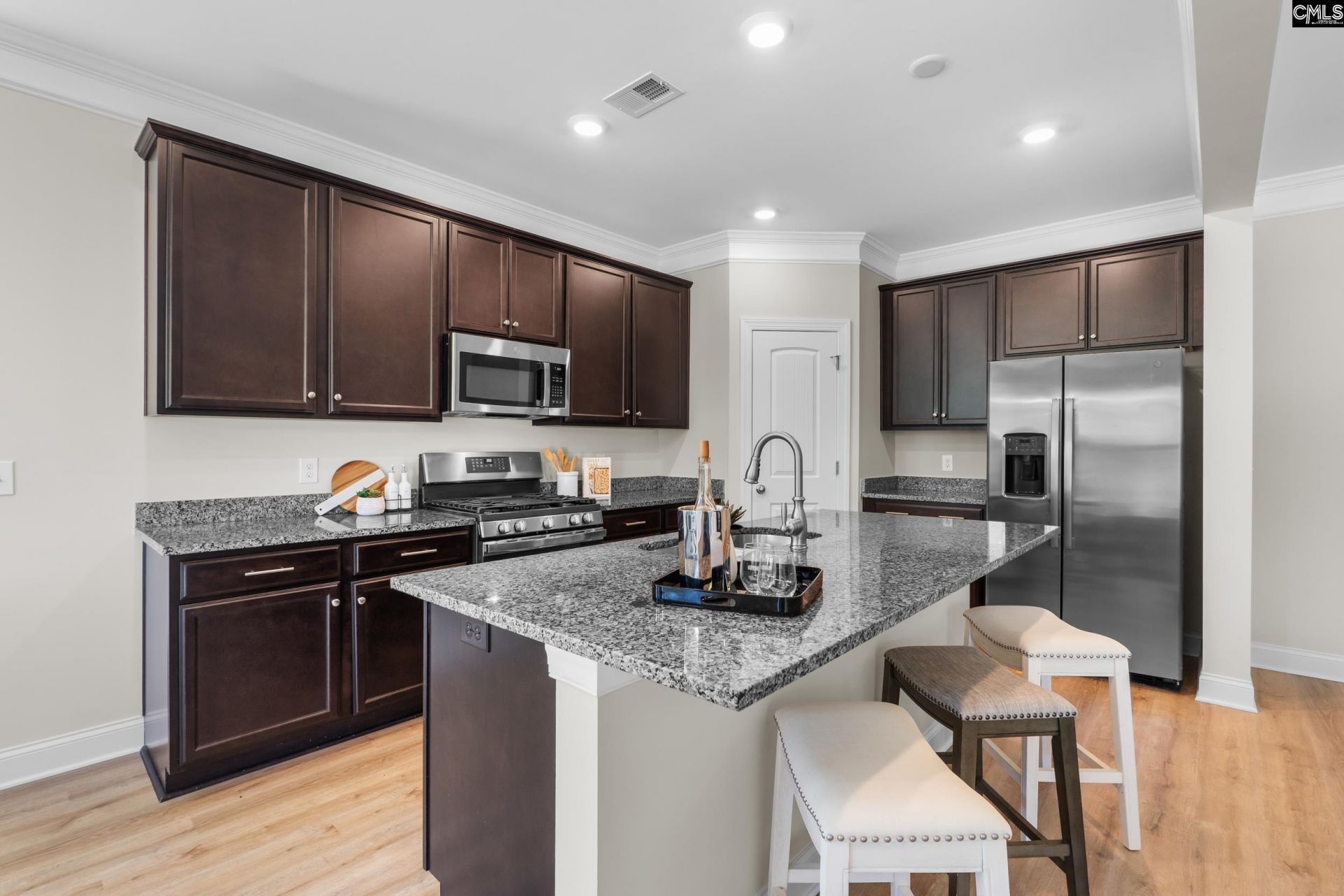 713 Chatham Court  Photo 6