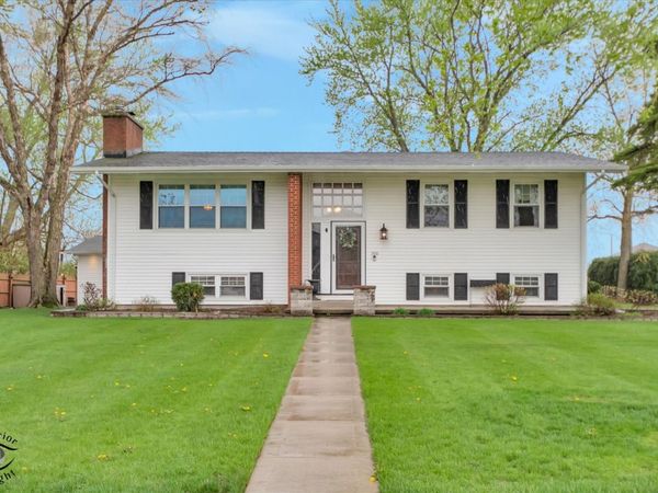 300 S Rathje Road , Peotone, IL 60468