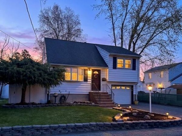 6 Evergreen Avenue, WANAQUE, NJ 07420