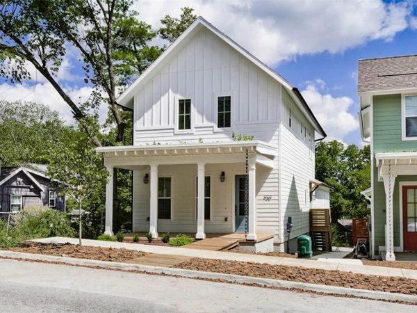 930 S College Avenue, Fayetteville, AR 72701