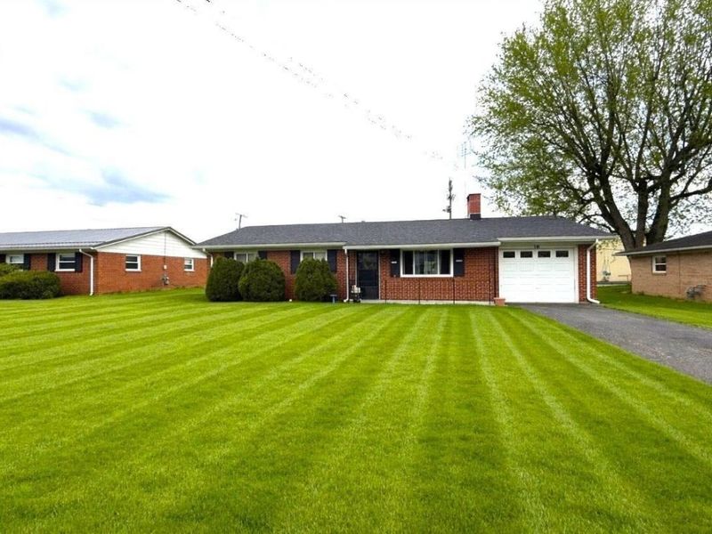 16 Plaza Drive, Mount Vernon, OH 43050 Photo 1