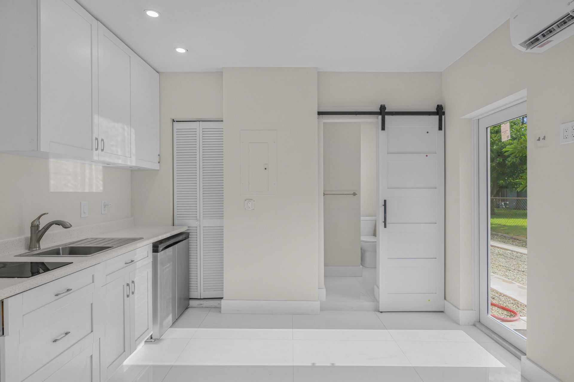 724 NE 2nd Street, Pompano Beach, FL 33060 Photo