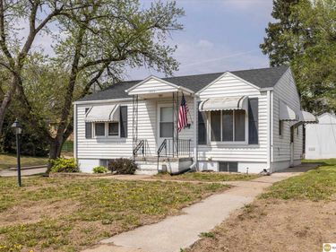 7928 Park Drive , Ralston, NE 68127