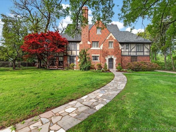 1423 SE Delaware Avenue , Bartlesville, OK 74003