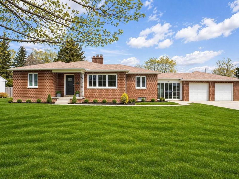 2112 Cresthill Drive, Upper Arlington, OH 43221 Photo 1