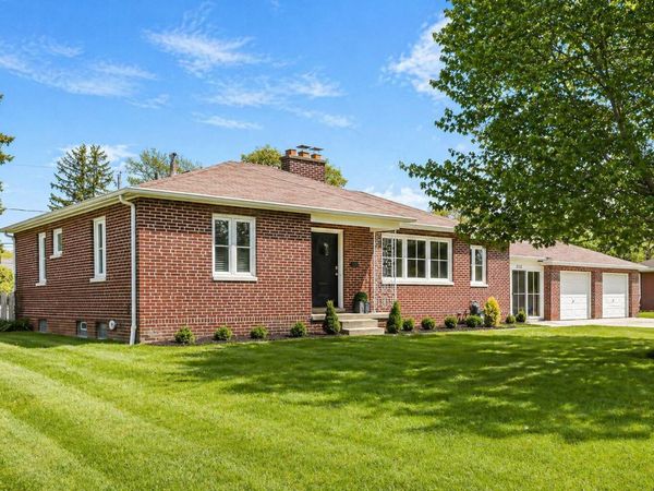 2112 Cresthill Drive, Upper Arlington, OH 43221