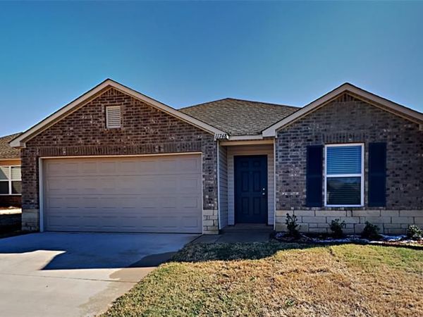 11748 NW 99th Terrace, Yukon, OK 73099