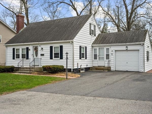 19 Oakwood Ave, Auburn, MA 01501