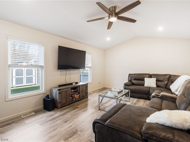 1254 Cross Drive, Austintown, OH 44515 Photo 13