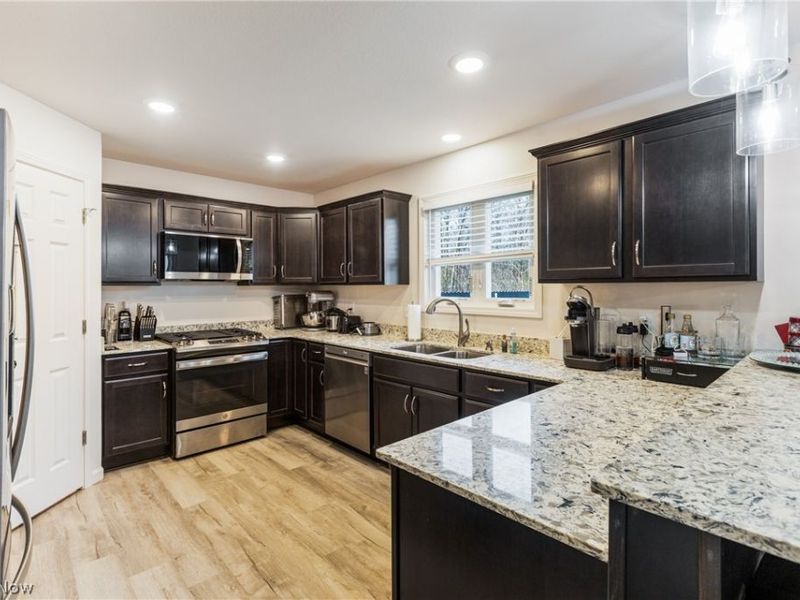 1254 Cross Drive, Austintown, OH 44515 Photo 6