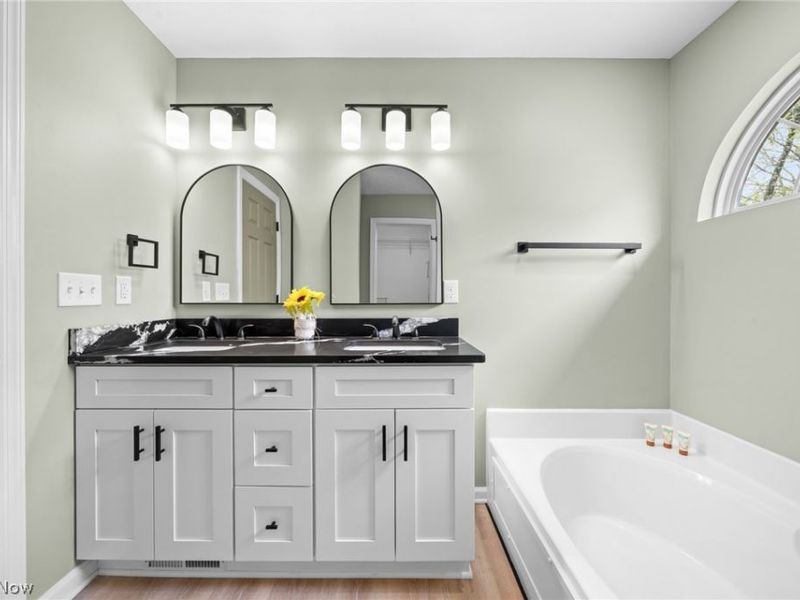 116 Vista Court, North Olmsted, OH 44070 Photo 21