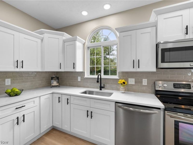 116 Vista Court, North Olmsted, OH 44070 Photo 4