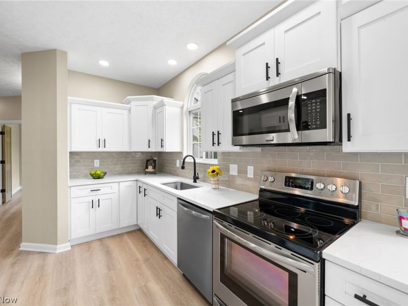 116 Vista Court, North Olmsted, OH 44070 Photo 5