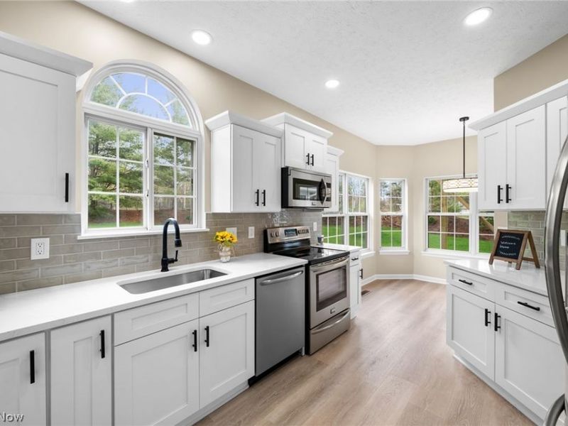 116 Vista Court, North Olmsted, OH 44070 Photo 6