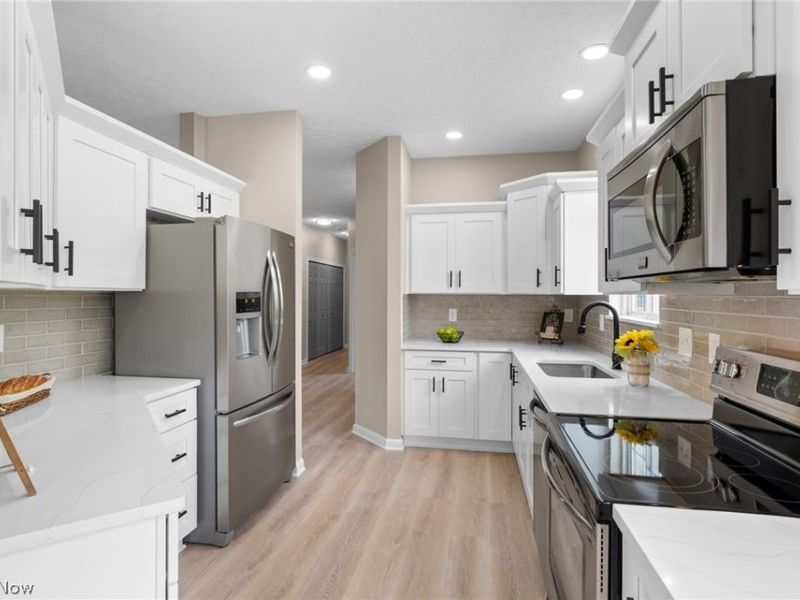 116 Vista Court, North Olmsted, OH 44070 Photo 8