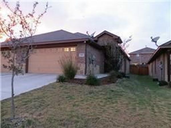 2305 Wood River Parkway, Mansfield, TX 76063