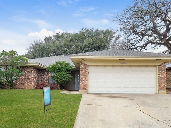 5010 Hawkins Cemetery Road, Arlington, TX 76017