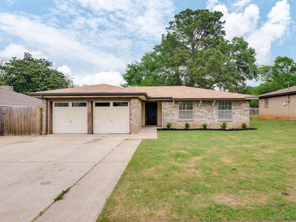 1709 Winchester Way, Bedford, TX 76022