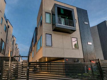 2908 Hawthorne Avenue, Unit 104, Dallas, TX 75219