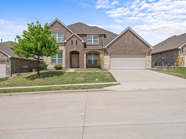 1929 Brahorn Lane, Fort Worth, TX 76131