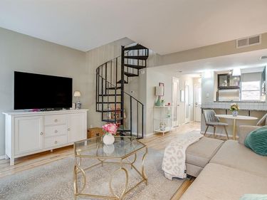 1211 Roaring Springs Road, Fort Worth, TX 76114