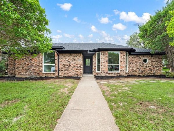 425 Marseille Drive, Hurst, TX 76054