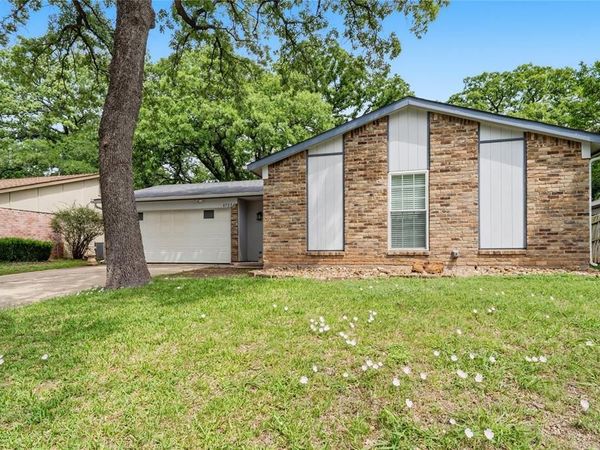 4723 Crest Drive, Arlington, TX 76017