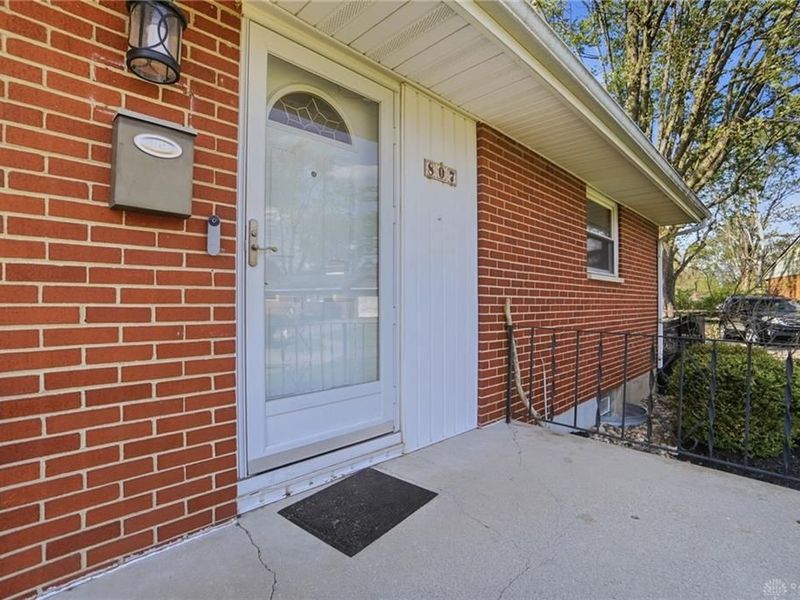 807 Sequoia Court, Dayton, OH 45419 Photo 4