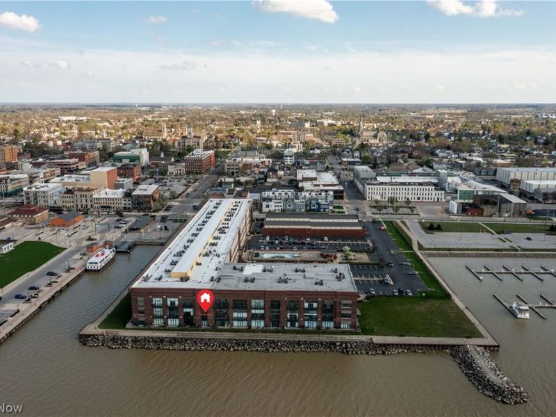 401 W Shoreline Drive, Unit 261, Sandusky, OH 43016 Photo 2