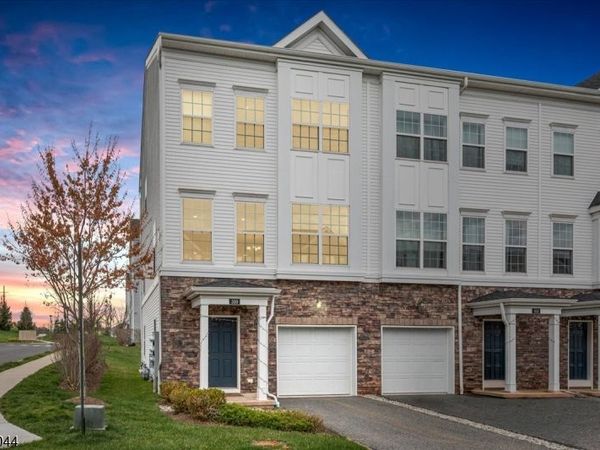 309 Saratoga Ct, Branchburg, NJ 08876