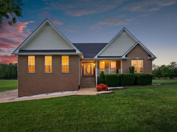 1014 Somerville Dr , Cottontown, TN 37048