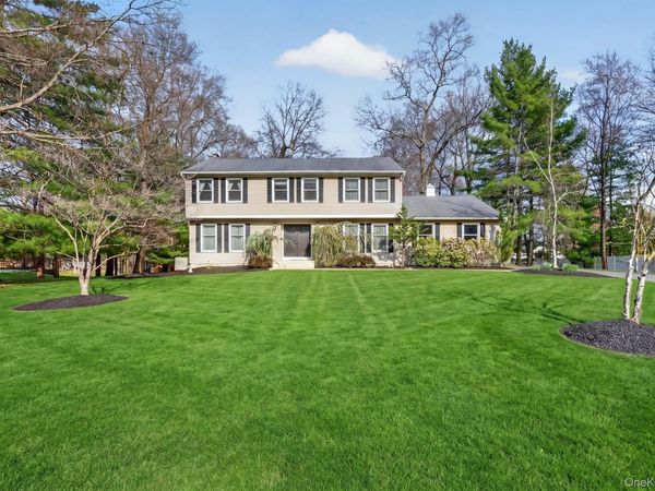 6 Amanda Court, Airmont, NY 10952