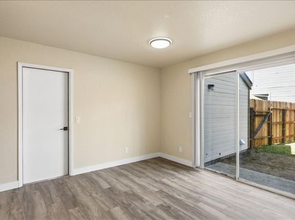 1049 Old Mill Cir, Roseville, CA 95747 Photo