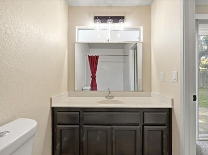 1049 Old Mill Cir, Roseville, CA 95747 Photo