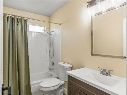 1049 Old Mill Cir, Roseville, CA 95747 Photo