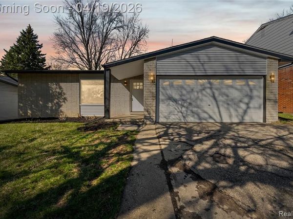 1215 Somerset Lane, Flint, MI 48503