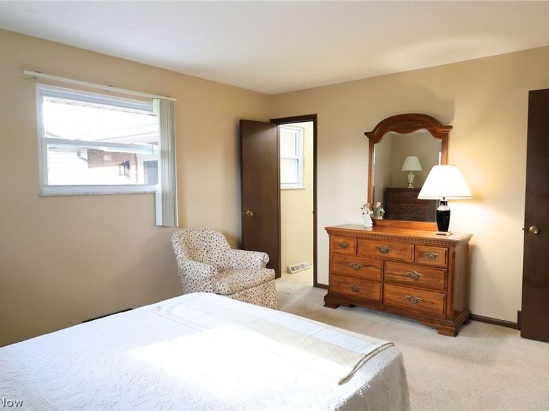 6663 Donna Rae Drive, Seven Hills, OH 44131 Photo 22