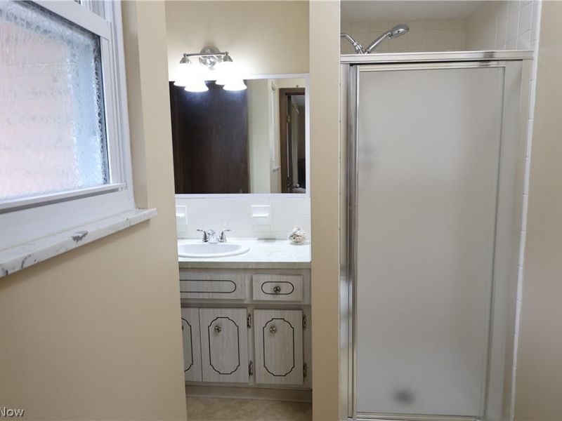 6663 Donna Rae Drive, Seven Hills, OH 44131 Photo 27