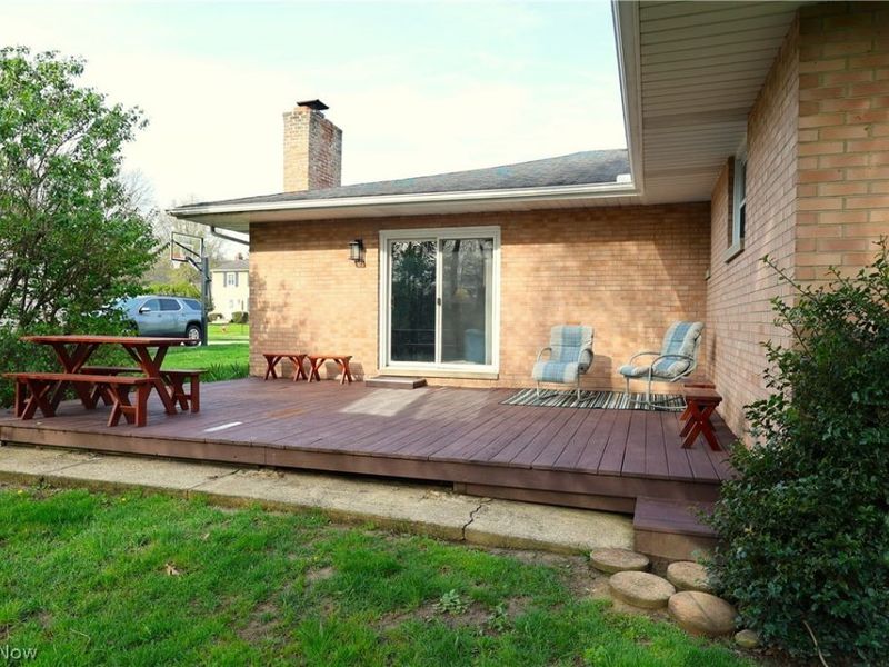 6663 Donna Rae Drive, Seven Hills, OH 44131 Photo 4