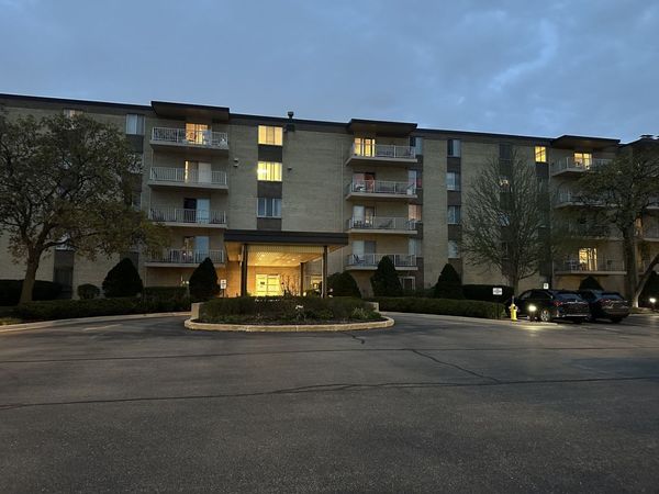 110 W Butterfield Road , Unit 402S, Elmhurst, IL 60126