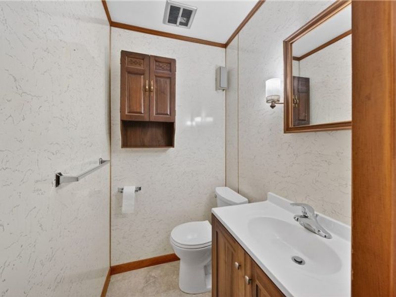 16504 Shelby Drive, Brook Park, OH 44142 Photo 15