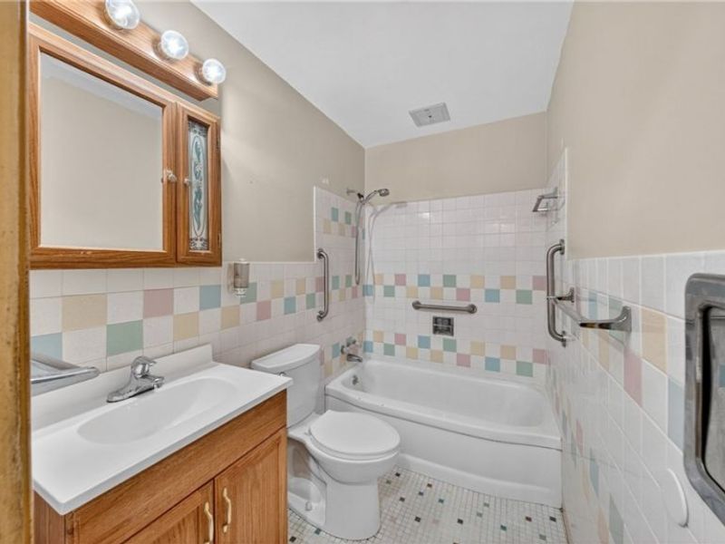 16504 Shelby Drive, Brook Park, OH 44142 Photo 16