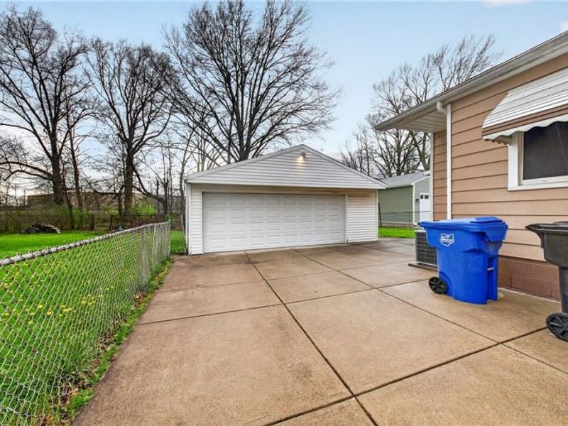 16504 Shelby Drive, Brook Park, OH 44142 Photo 24