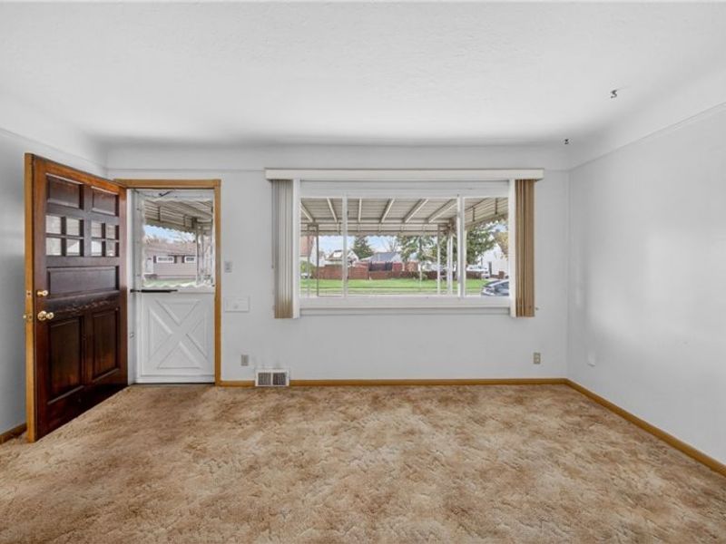 16504 Shelby Drive, Brook Park, OH 44142 Photo 3