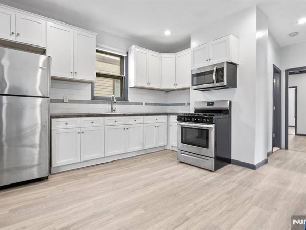 211 13th Street, NEWARK, NJ 07107