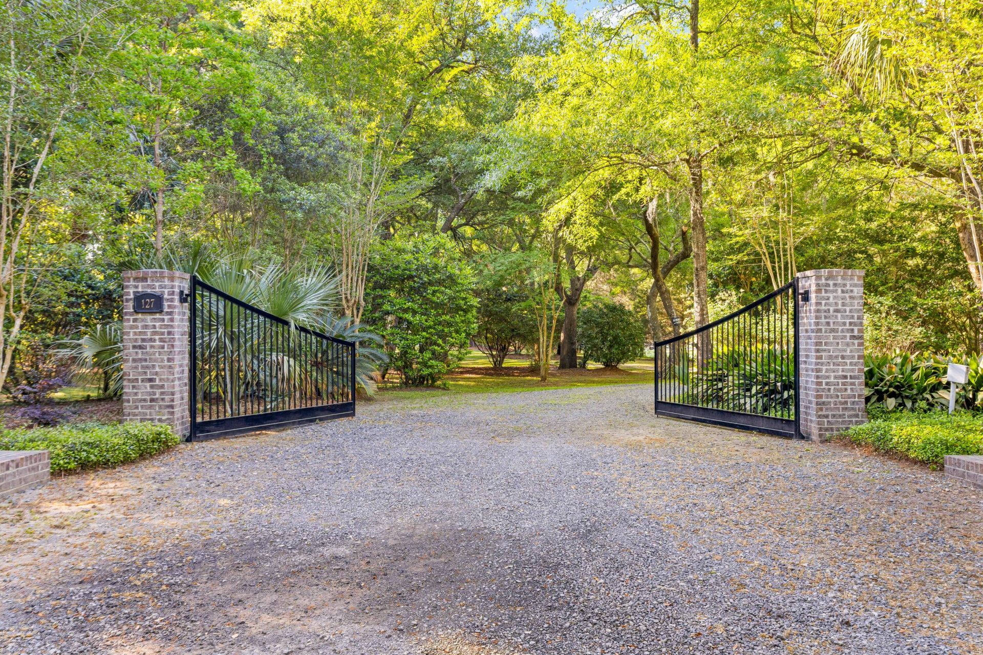 127 Drew Lane Photo 4