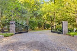 127 Drew Lane photo 4