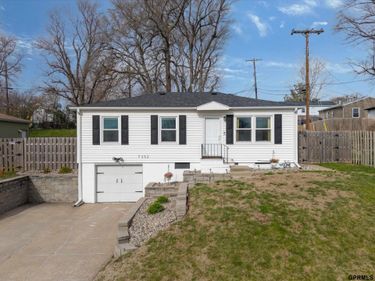7352 S 72 Avenue , Omaha, NE 68128